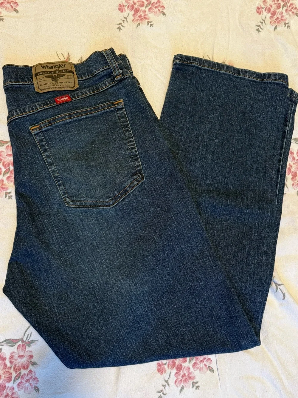 Wrangler Men's Straight Leg Jeans in Dark Denim Blue 33 x 34